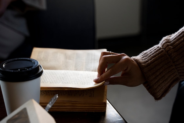 书的英语book的读音是什么？